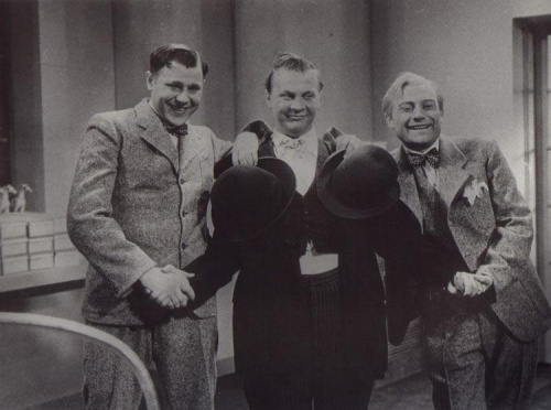 Kazimierz Wajda ( Szczepko ), Stanisław Sielański, Henryk Vogelfanger ( Tońko ). Kadr z filmu " Będzie Lepiej "_1936 r.