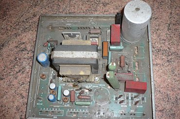 #elektronika #przekaźnik #stare #tęć #bezpiecznik #przetwornica #miernik #elektromagnetyczny #licznik #ebonit #transformator #pracownia #laboratorium #hobby #kondensator #krzysztof09876 #elektroman #electronics