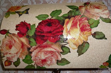 skrzyneczka decupage na złote gody #decupage #dekupaż #skrzyneczka #ZłoteGody #SpękaniaDwuskładnikowe #róże