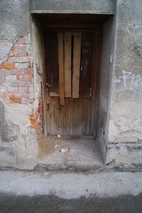 #ruiny #drzwi #kamienica #bielsko