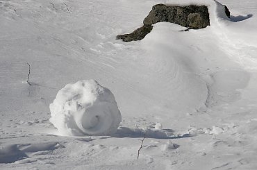 Droga do schroniska Wysoki Kamień w Szklarskiej Porębie..www.wysokikamien.com.pl #GóryIzerskie #schronisko #SzklarskaPoręba #WysokiKamień #zima