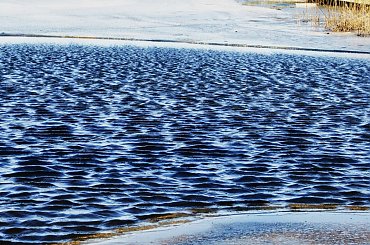 zimowo i bezsniegowo #lód #woda #zima #brzeg #jezioro #pomost