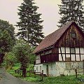 Stara chatka we wsi Pławna /dolnośląskie/. #wieś #uliczka #chata
