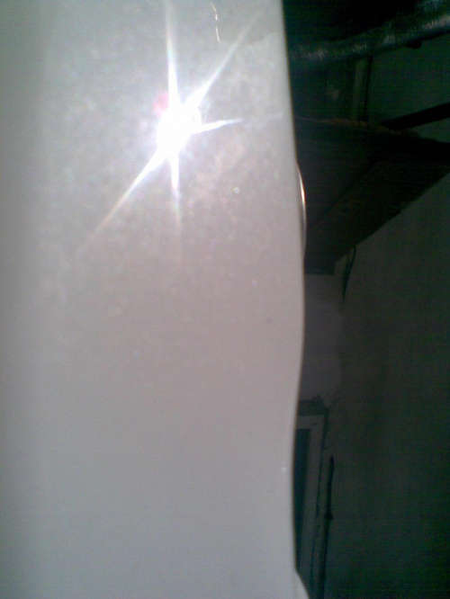 Drugie zdjęcie pokazujące piękny efekt 3-warstwowej białej perły Lexus 077.