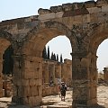 Hierapolis of Phrygia - Brama Frontowa,w głębi w środku Latryny