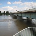 Strona północna Mostu Łazienkowskiego, od strony Śródmieścia.