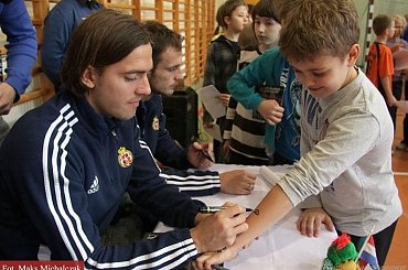 Wizyta piłkarzy TS "Wisła" w naszej szkole #SzkołaPodstawowaNr30