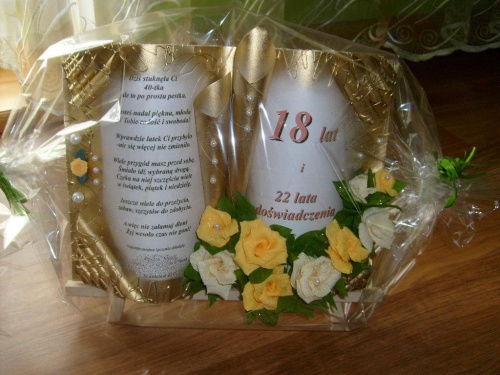 40 urodziny #bibuła #KsięgiOkolicznościowe #KwiatyZKrepiny #pamiątki #rękodzięło #zaproszenia