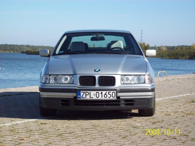 BMW E36 316i - przód