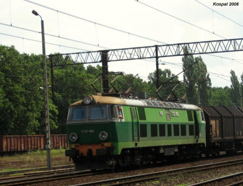 21.08.2008 ET22-892 (ZT Łódź) stoi i czeka na zezwolenie na zjazd na boczny tor (tor odstawczy dla lokomotyw).