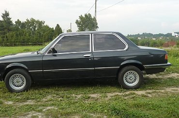 Rekin,jeszcze nie cakiem dokończony. #bmw #e21 #rekin #remont #renowacja #zabytek #youngtimer