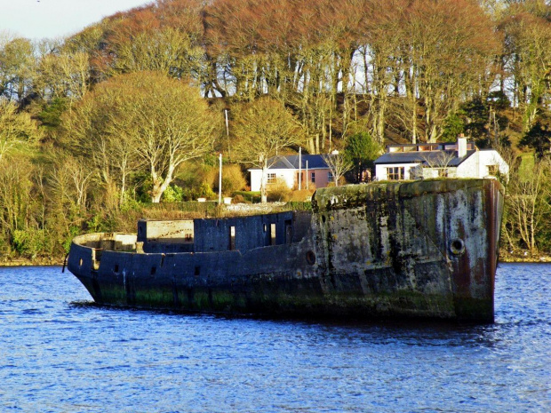 kammienny statek na rzece Mayo Irlandia