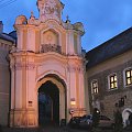 Wileńska starówka.Brama klasztoru Bazylianów. #Wilno