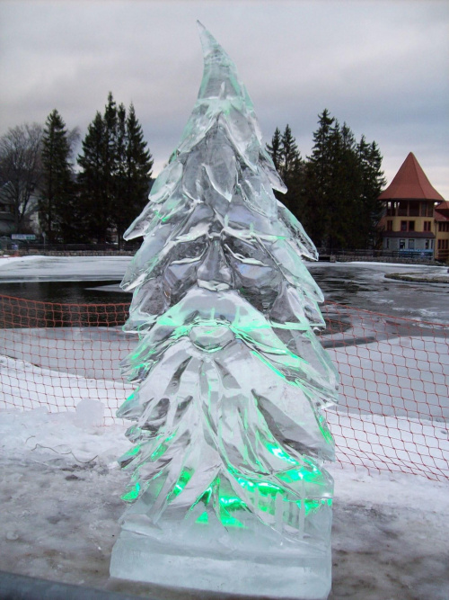 Jedna z rzeźb lodowych-"Śniegolepy"2011-Szklarska Poręba. #SzklarskaPoręba #zima #śniegolepy #rzeźba #lód