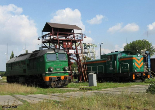 26.08.2008 ST44-949 (ZT Szczecin ) stoi po przyprowadzeniu dodatku i oczekuje na towarowy do Poznania Franowa. #PKP #ST44 #Kostrzyn