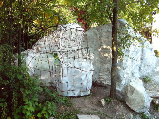 Sztuczne skały - kostrukcja.
Szczegóły: www.ogrody.skalne.com.pl