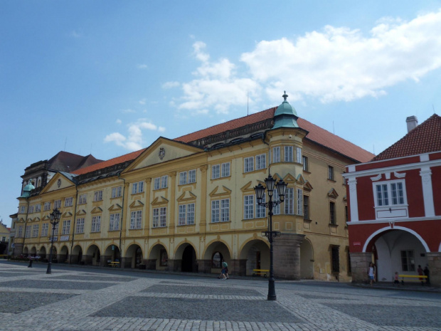 Zamek Albrechta Valdstejna na Jicinskim rynku #Czechy #CzeskiRaj #Jicin