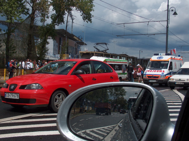 "Niewidomy" kierowca busa+ tramwajarz z klepkami = ofiara smiertelna