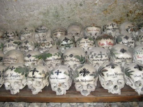 Kaplica czaszek w Hallstatt