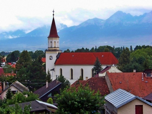 Widok na Tatry...latem #Slovakia #Tatry #Kościół #góry #KrajobrazL