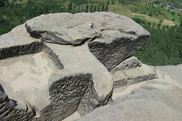 W skałach wciąż widać że kiedyś mieszkali tu ludzie... #CzeskiRaj #Czechy #SkalneMiasta