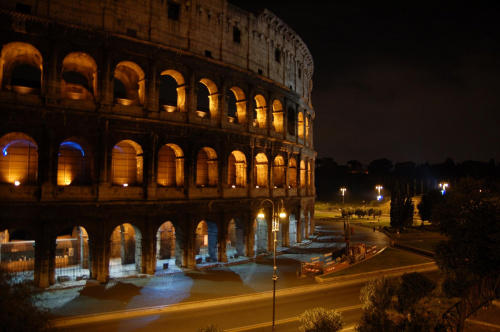 Colosseum nocą #Colosseum #noc #podróże #Rzym