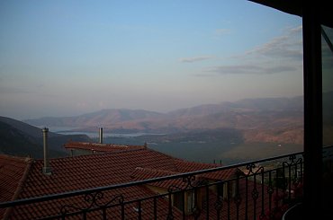 Widok z Delf-w tle gaje oliwne. #Grecja #Hellada #podróże #wakacje #Delfy