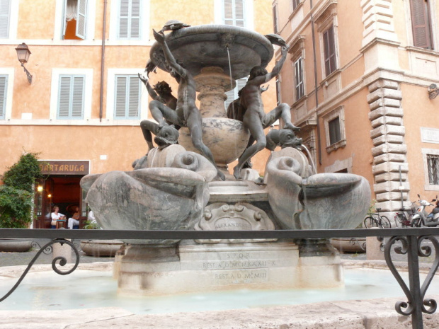 Piazza Mattei - Fontanna delle Tartarughe #Rzym #Włochy #Fontanna