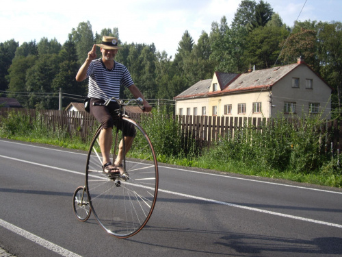 Rowerzysta spotkany w drodze do Harrachova.
