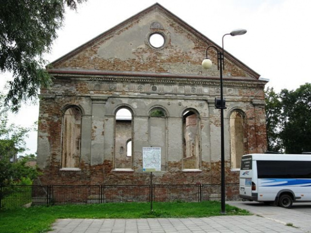 Działoszyce (świętokrzyskie)-ruiny synagogi