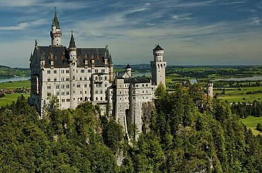 Neuschwanstein .Zamek króla Ludwiga II #Alpy #Neuschwanstein #Panorama #Zamek