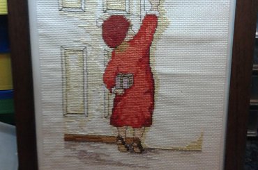 dziewczynka z prezentem #hafty